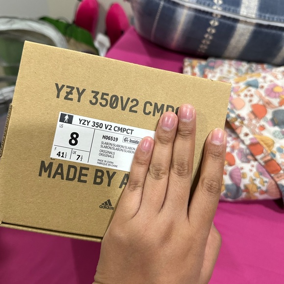 NWT Authentic Yeezy Boost 350 v2 cmpct slate bone - Picture 3 of 3